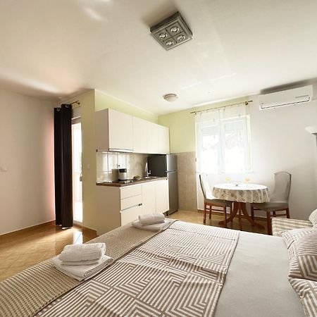 Apartments Villa Miranda Vodice Exterior photo