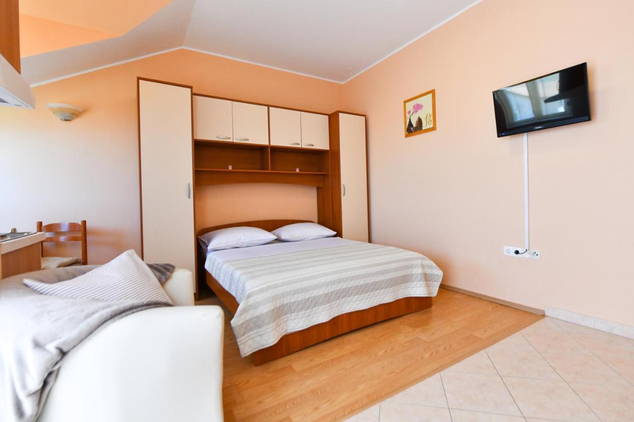 Apartments Villa Miranda Vodice Exterior photo